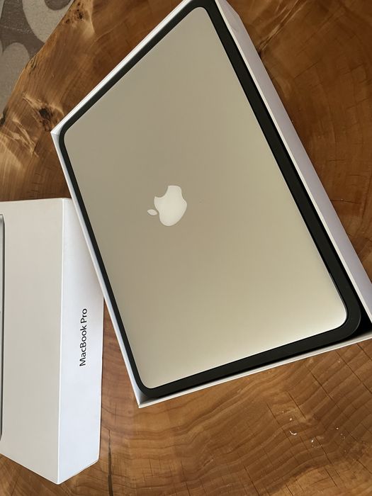 MacBook Pro Retina 13” (Early 2015) – i7 / 16 GB RAM