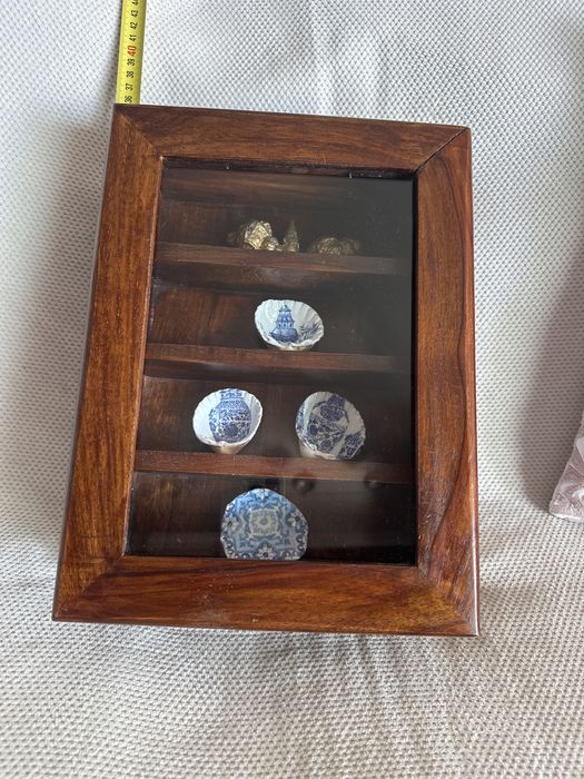 Gablota drewno egzotyczne 33x24x9 cm