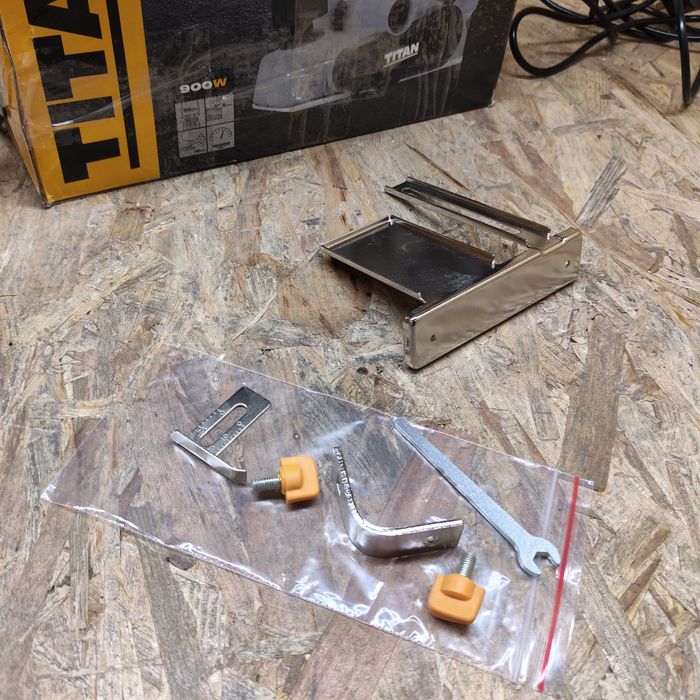 Strug elektryczny titan 900w ttb876pln