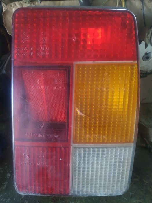 Фонарі задні правий, лівий
