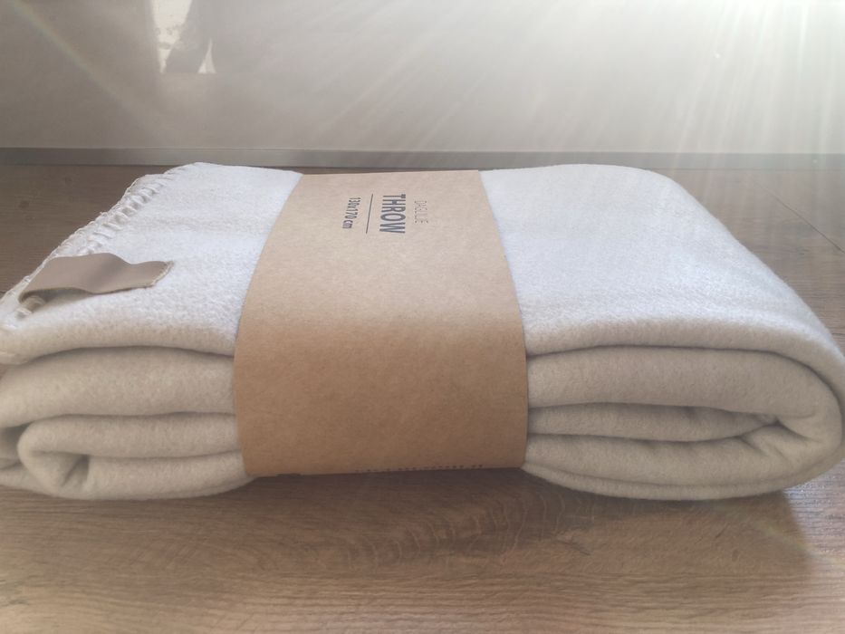 Jysk koc pled bezowy nowy