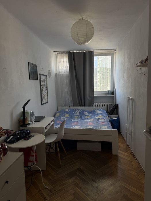 Pokój w samym centrum Warszawy, Rondo ONZ