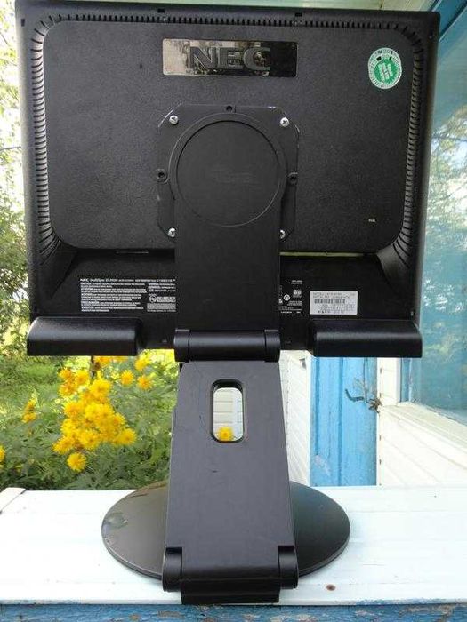 Монітор NEC неробочий.