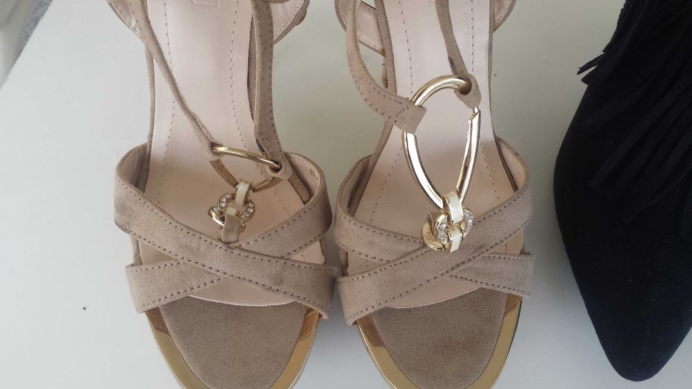 3 pares de sapatos n 38 e 39.