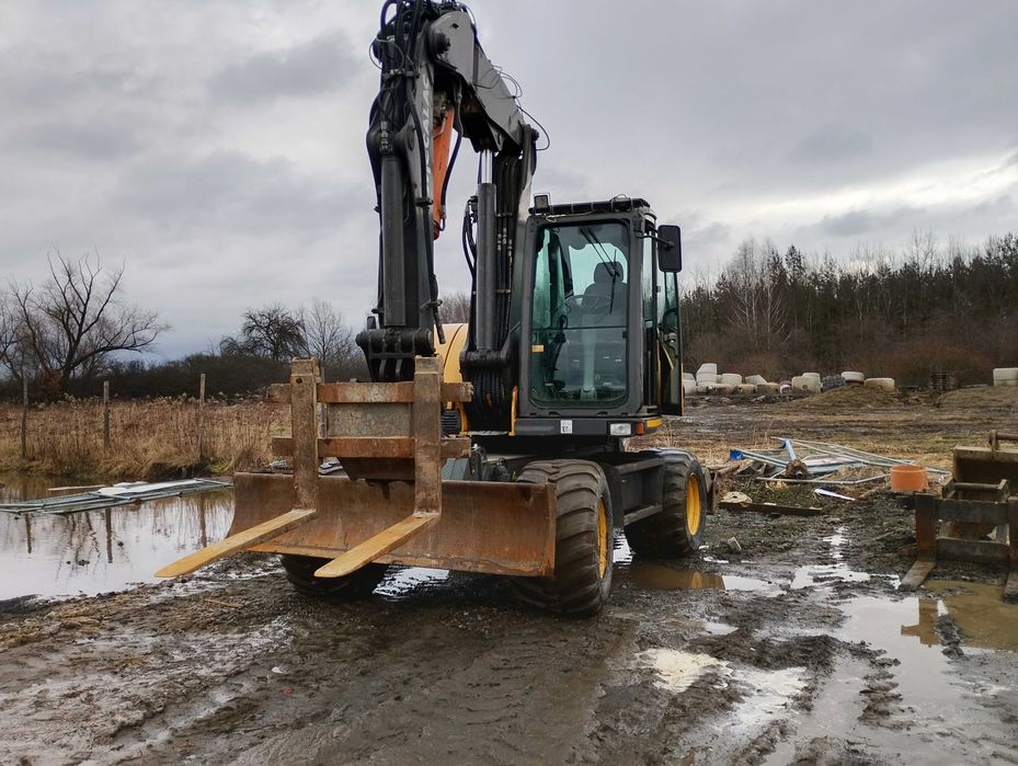 Usługi koparką kołową | Usługi sprzętowe
