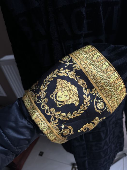 Bath robe premium vitkac farfetch versace gianni Old money