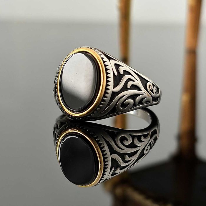 Sygnet z Onyksem, wykonany z najwyższej jakości stali dentystycznej