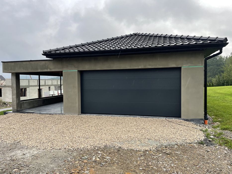 Brama garażowa segmentowa antracyt woodgrain 5000x2125