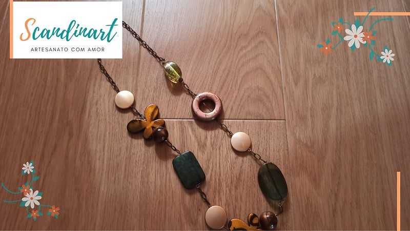 Colares metal e renda