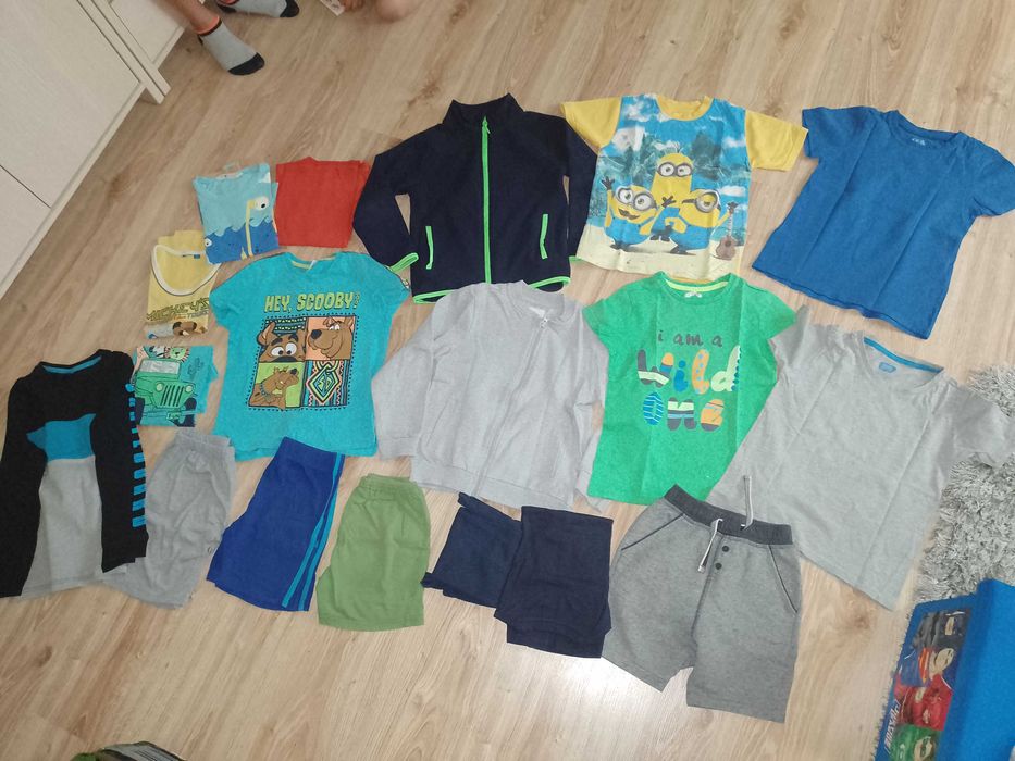 Ubrania chłopięce 122/128 koszula spodnie koszulki bluzy