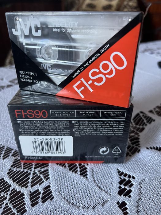 Продам JVC FI-S90, нові, в оригінальній упаковці