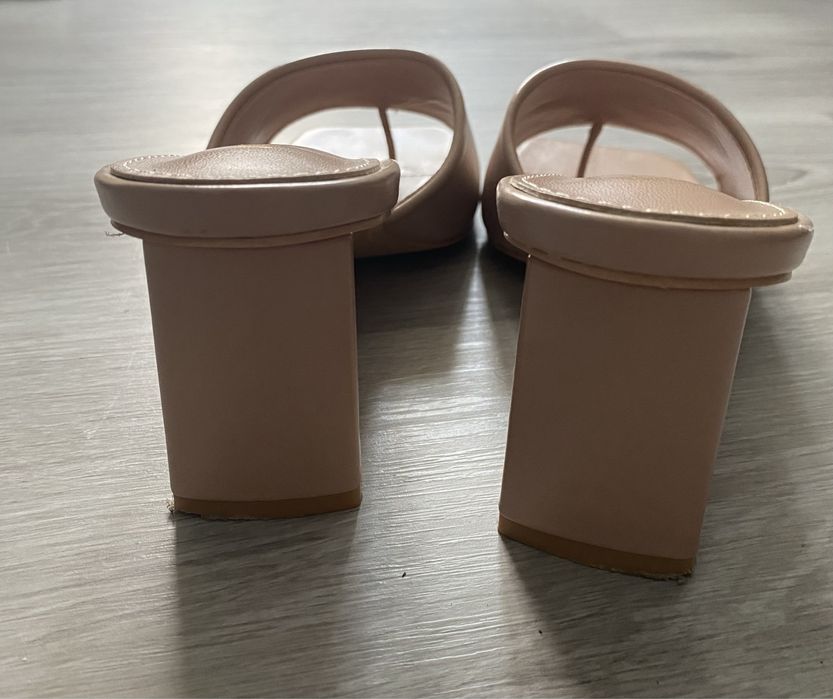 Klapki kolor nude r. 39 DeeZee