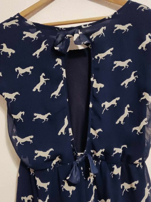 Sukienka granatowa z koniami | GOSSIP