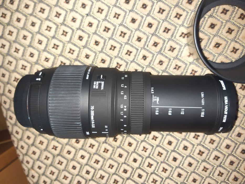 Фотообєктив Sigma DG 70-300  для  Nikon.