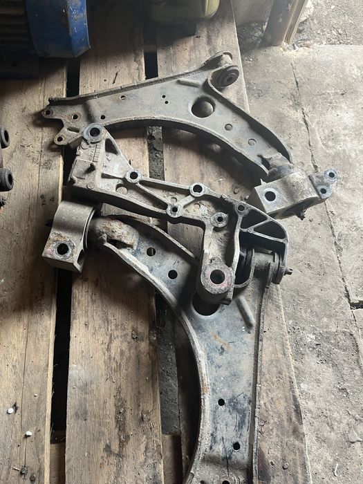 Продам запчастини фольцваген кадді 3