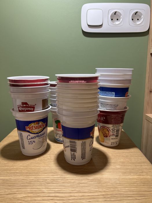 Віддам терміново безкоштовно пластикові ємкості