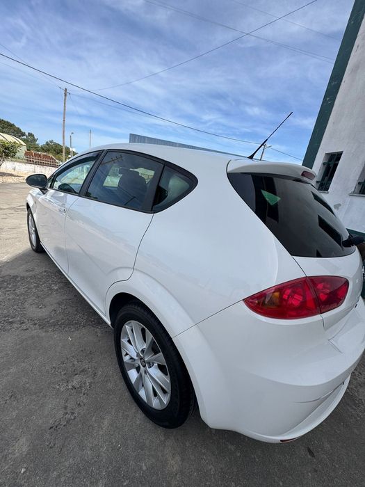 SEAT Leon 2011 1.9 TDI – Gasóleo Vendo Seat Leon de 2011, a gasóleo, com menos de 195.000 km.  Pneus novos  Bateria nova Revisão feita