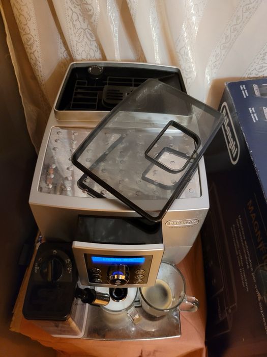 Кавомашина DeLonghі Magnifica Cappuccino  ECAM 23.460 з Дому