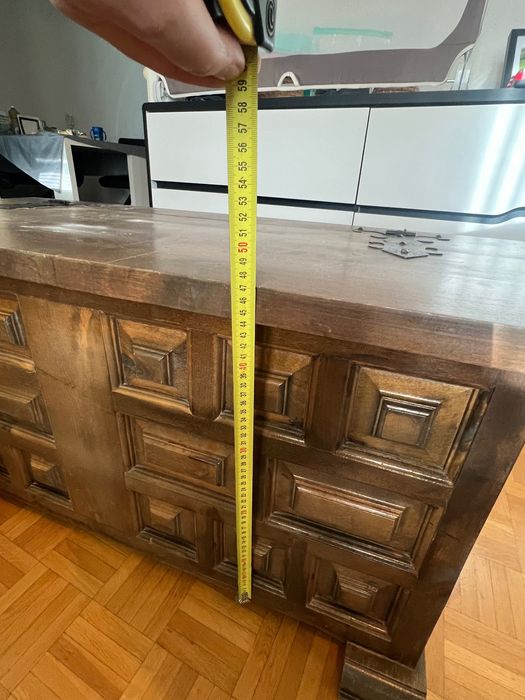 Baú em madeira maciça