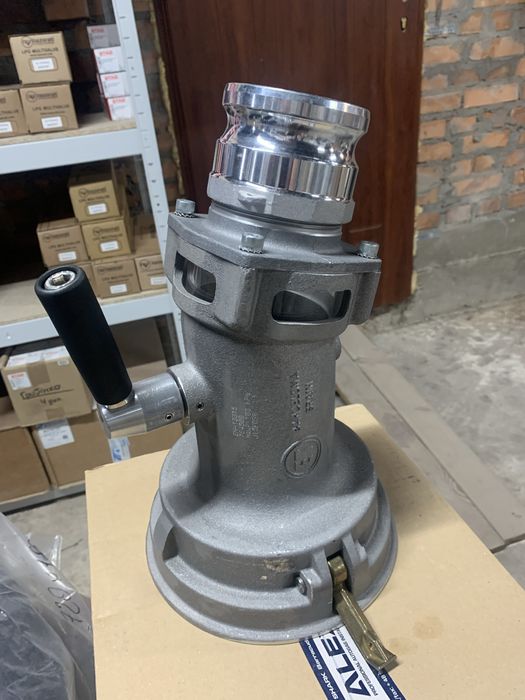 Перехідник API з ручкою бензовоз