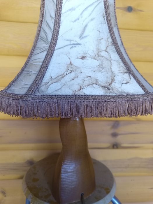 Abażur skóra , lampka dębowa .