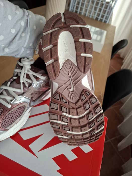 Sapatilhas Nike V5 RNR Bordeaux e Prateadas