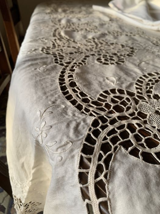 Toalha de linho bordada