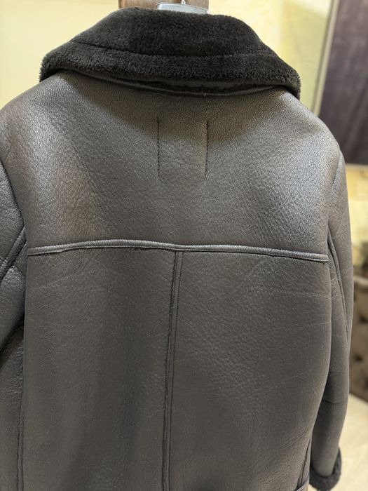 Дублёнка Zara чёрная.