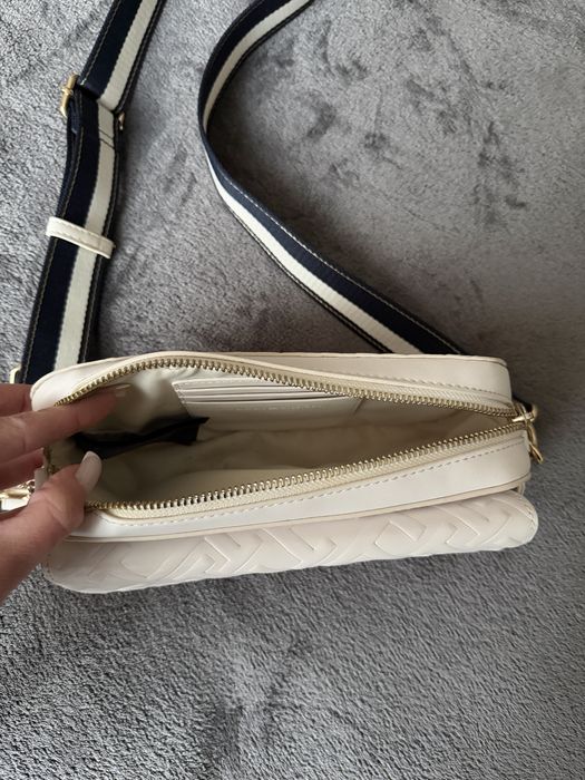 Сумка TOMMY HILFIGER кроссбоді