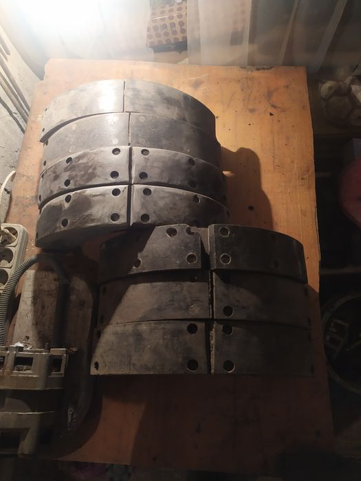 Гальмівні колодки ЗИЛ-130