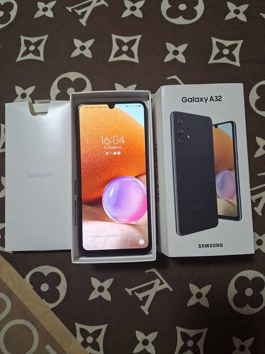 Продам мобільний телефон Samsung Galaxy A32 4/128 Гб