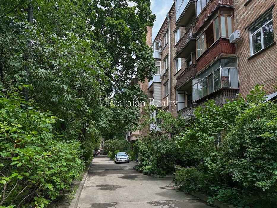 Продаж 2к квартири вул. Джона Маккейна 37 БЕЗ %