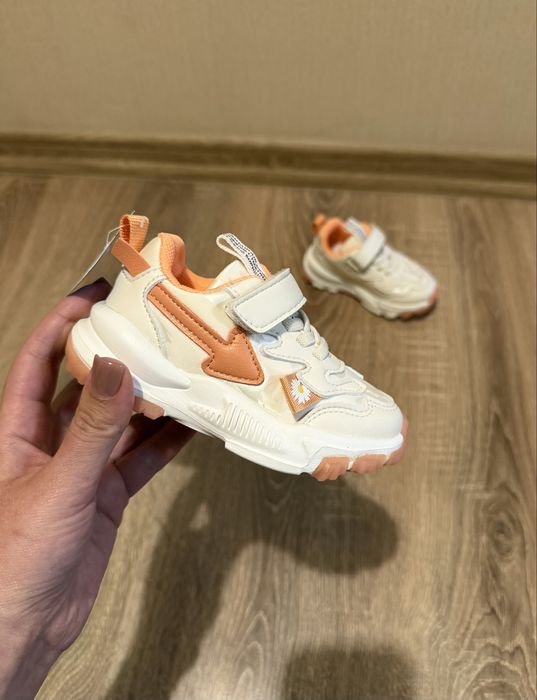 Кроссовки детские 21-26 в коробке