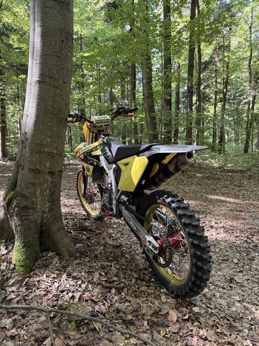 Suzuki RMZ-450 2009 na wtrysku