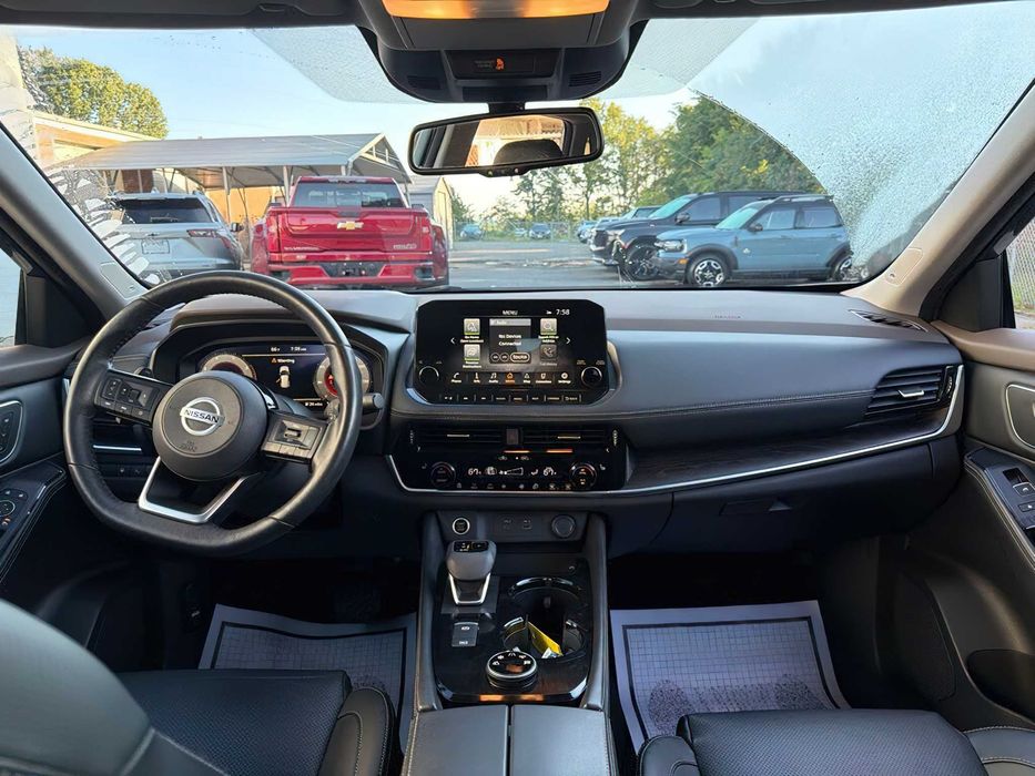 Nissan Rogue Platinum      2021