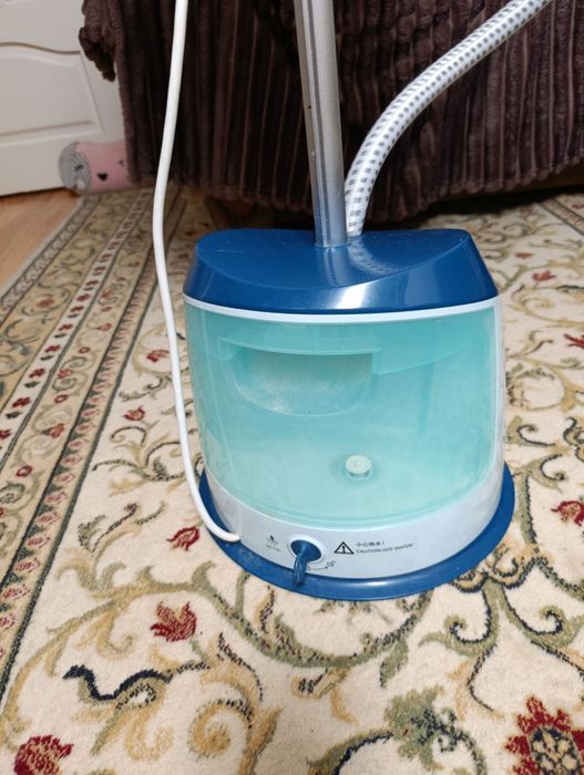 відпарювач Philips Easy Touch Plus
Потужність 1600w
Резер