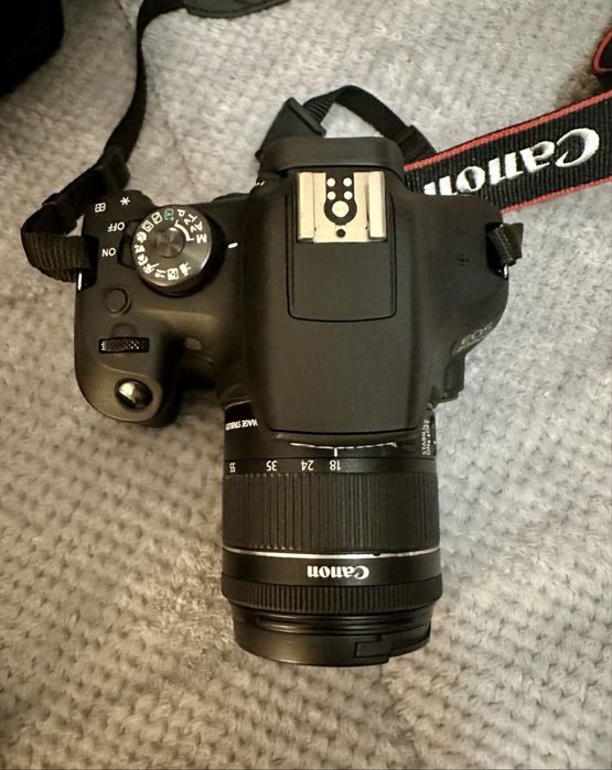 Camera canon 2000D