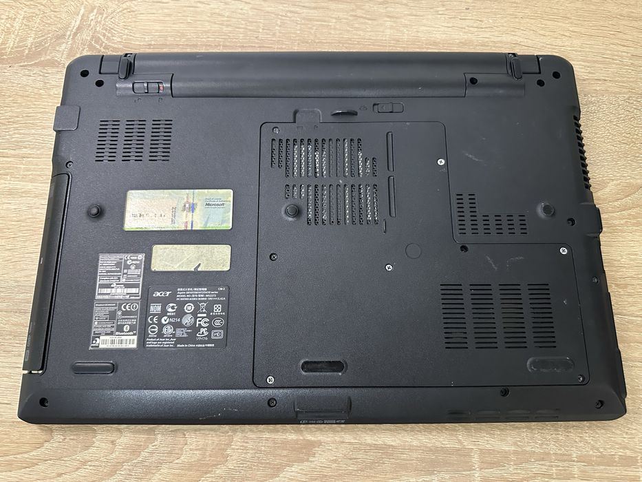 Acer Aspire 5810TG Intel Core 2 Solo SU3500 / RAM 4GB / HDD 500 GB