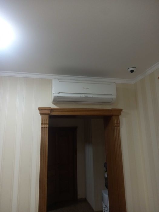 Установка кондиціонерів.