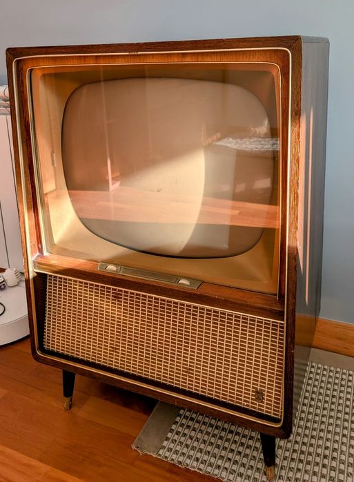 Móvel TV antigo - vintage