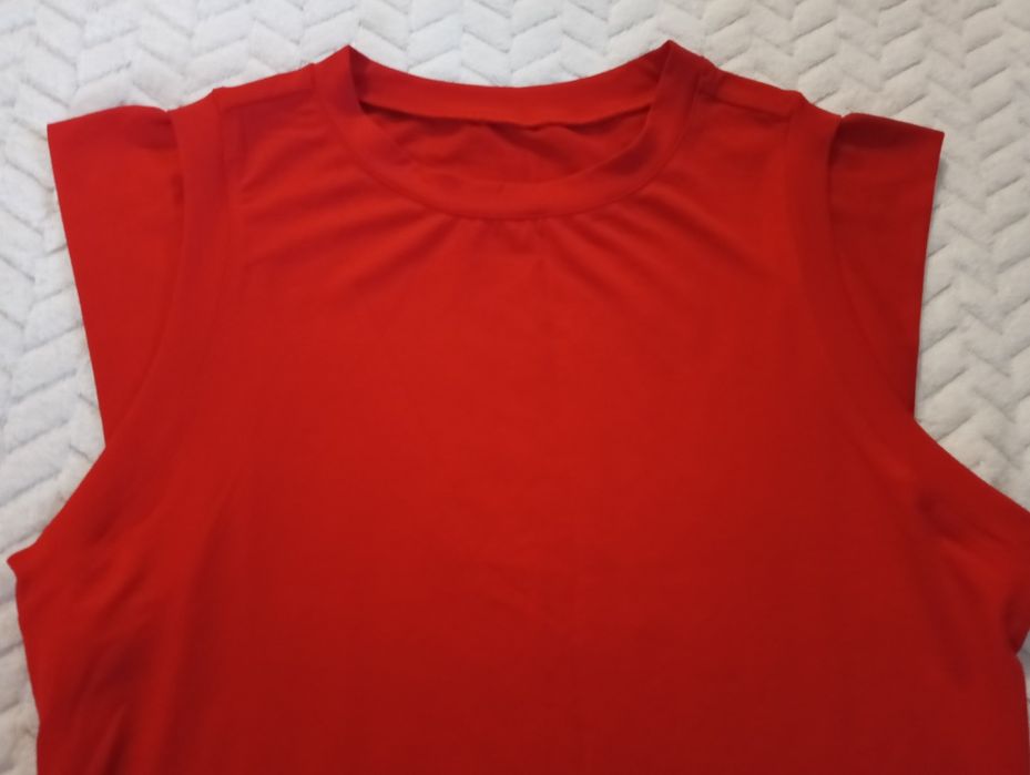 Nowy t-shirt czerwony rozmiar l cena 10 zł