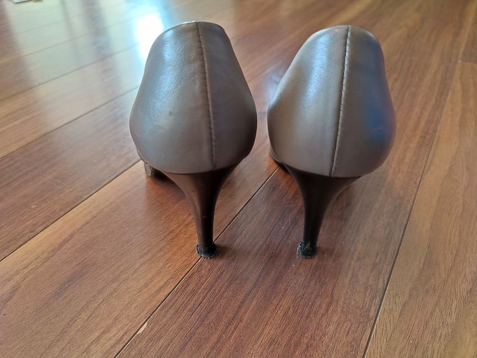 Buty czółenka szpilki skórzane r.39 eska