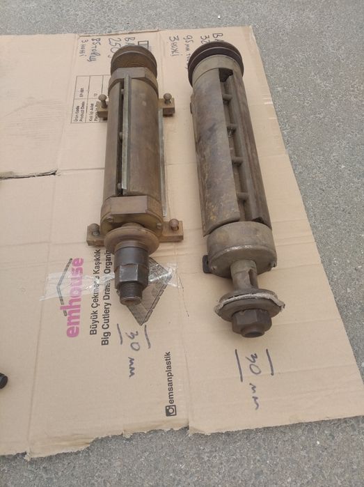 Вал з корпусами на фуганок