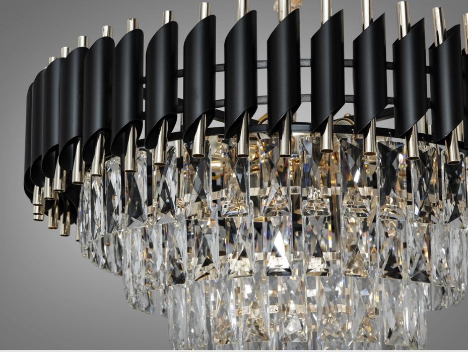 Люстра в вітальню