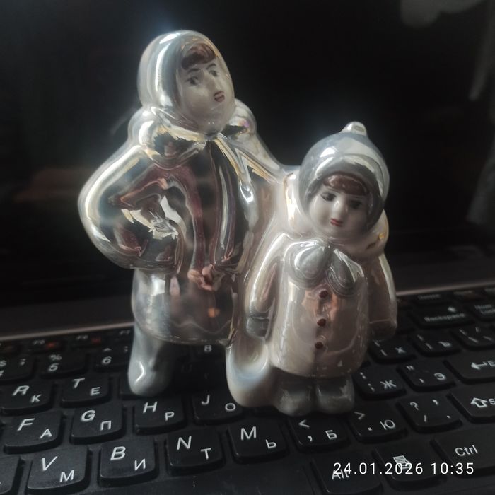 Статуэтка сестрички из "Зимнего дворика"