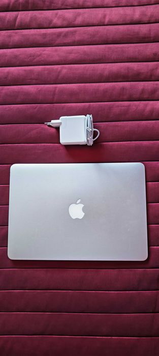 MacBook Air 13” | 128 GB SSD Rápido | Portátil Leve e Fiável