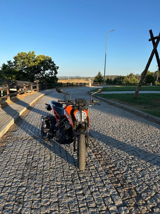Mota KTM Duke 125