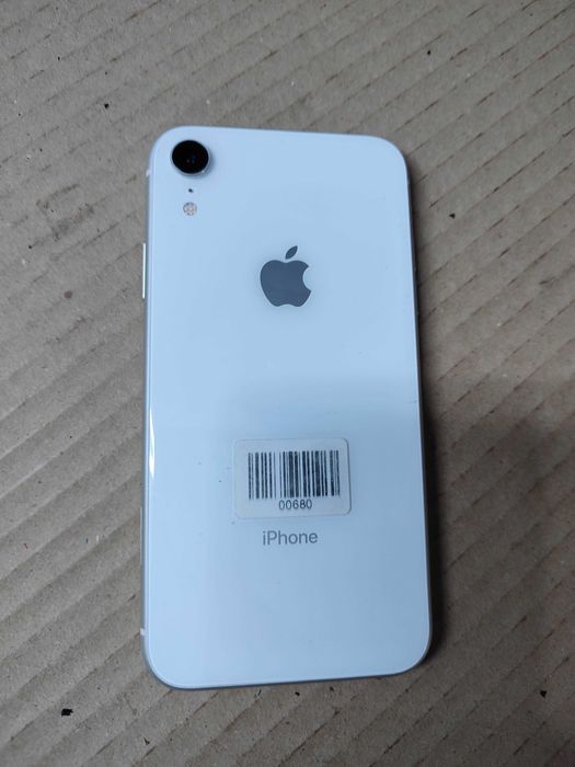 Продам iPhone XR