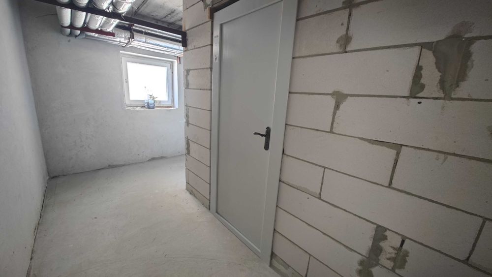 Здам або продам  кладовку-комору 3,9: 4,3: 5.8 м.кв ЖК СОфия Київська