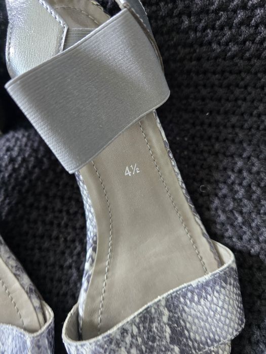 Nowe sandały 37,5 Via Milano skóra